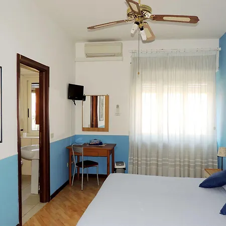Maison Genevois 3 5* Рим